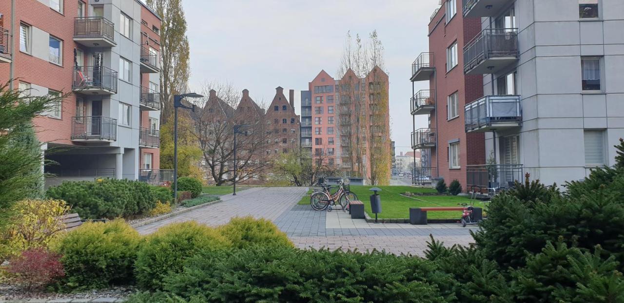 Apartament Pod Trzema Niebieskimi Kaczorami Apartment Gdansk Ngoại thất bức ảnh